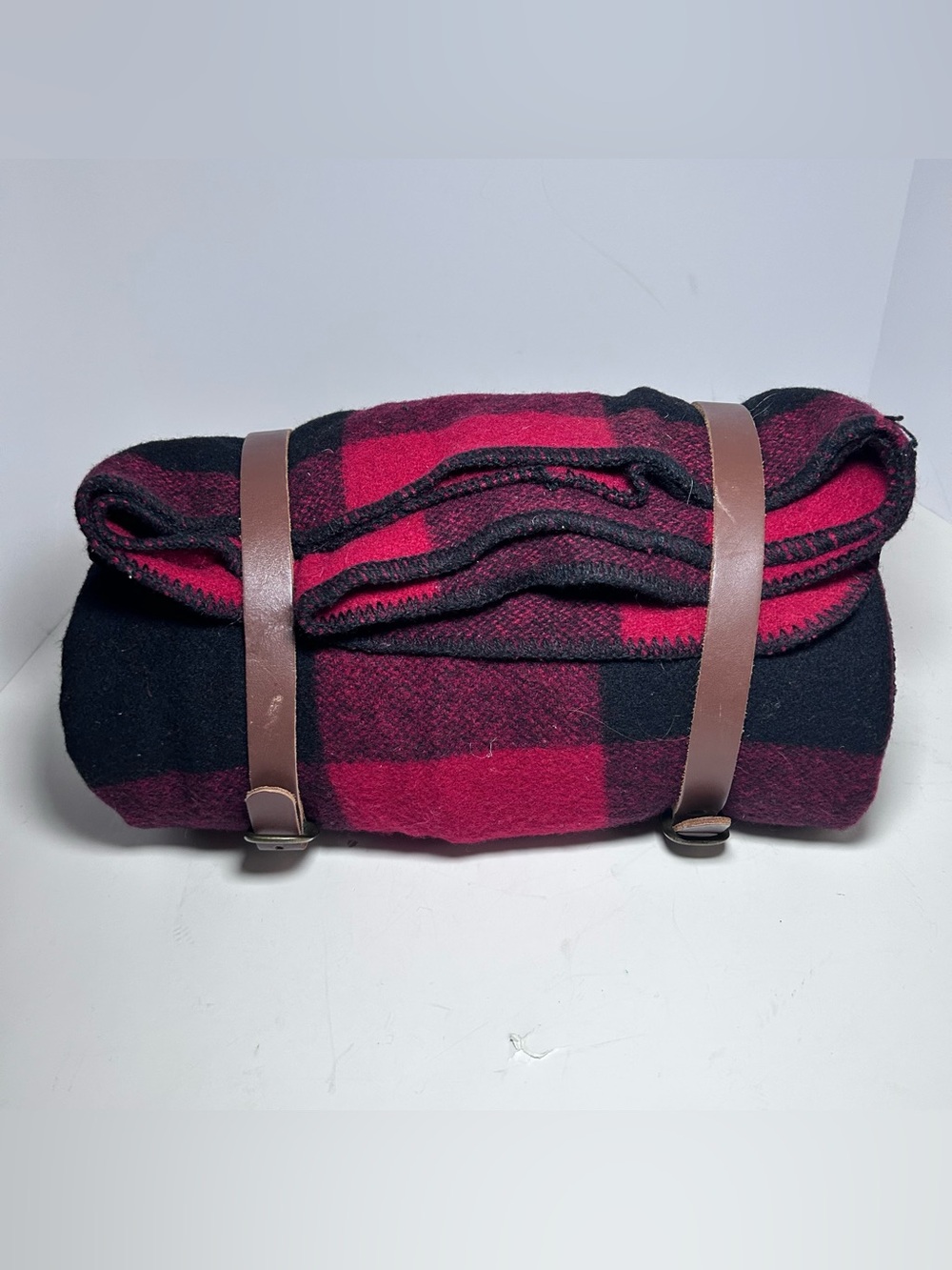 Vintage Marlboro Country Store Buffalo Plaid Wool Blanket With Leather Strap - Picture 5 of 6